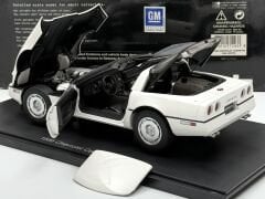 1:18 Chevrolet Corvette C4 White 1986 71243 - Autoart