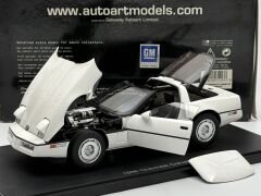 1:18 Chevrolet Corvette C4 White 1986 71243 - Autoart