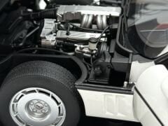 1:18 Chevrolet Corvette C4 White 1986 71243 - Autoart