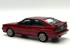 1:18 Audi Quattro LWB Street Car 1988 Tizian Red 70304 - Autoart