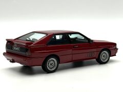 1:18 Audi Quattro LWB Street Car 1988 Tizian Red 70304 - Autoart