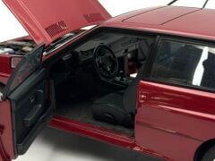 1:18 Audi Quattro LWB Street Car 1988 Tizian Red 70304 - Autoart