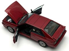 1:18 Audi Quattro LWB Street Car 1988 Tizian Red 70304 - Autoart