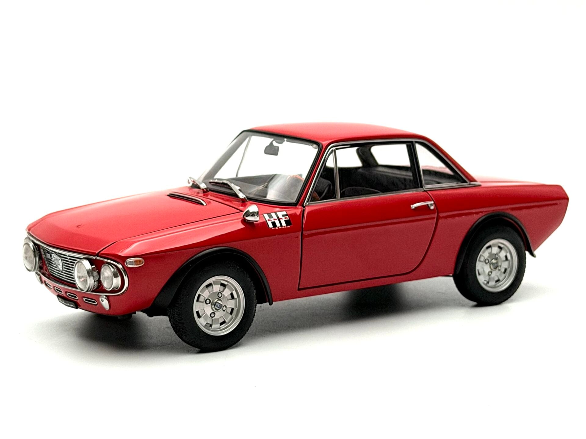 1:18 Lancia Fulvia Coupe 1.6 HF Fanalone Red 1969 -Autoart