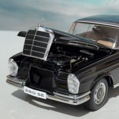 1:18 Mercedes-Benz 280 SE Automatic Coupe Black - Autoart