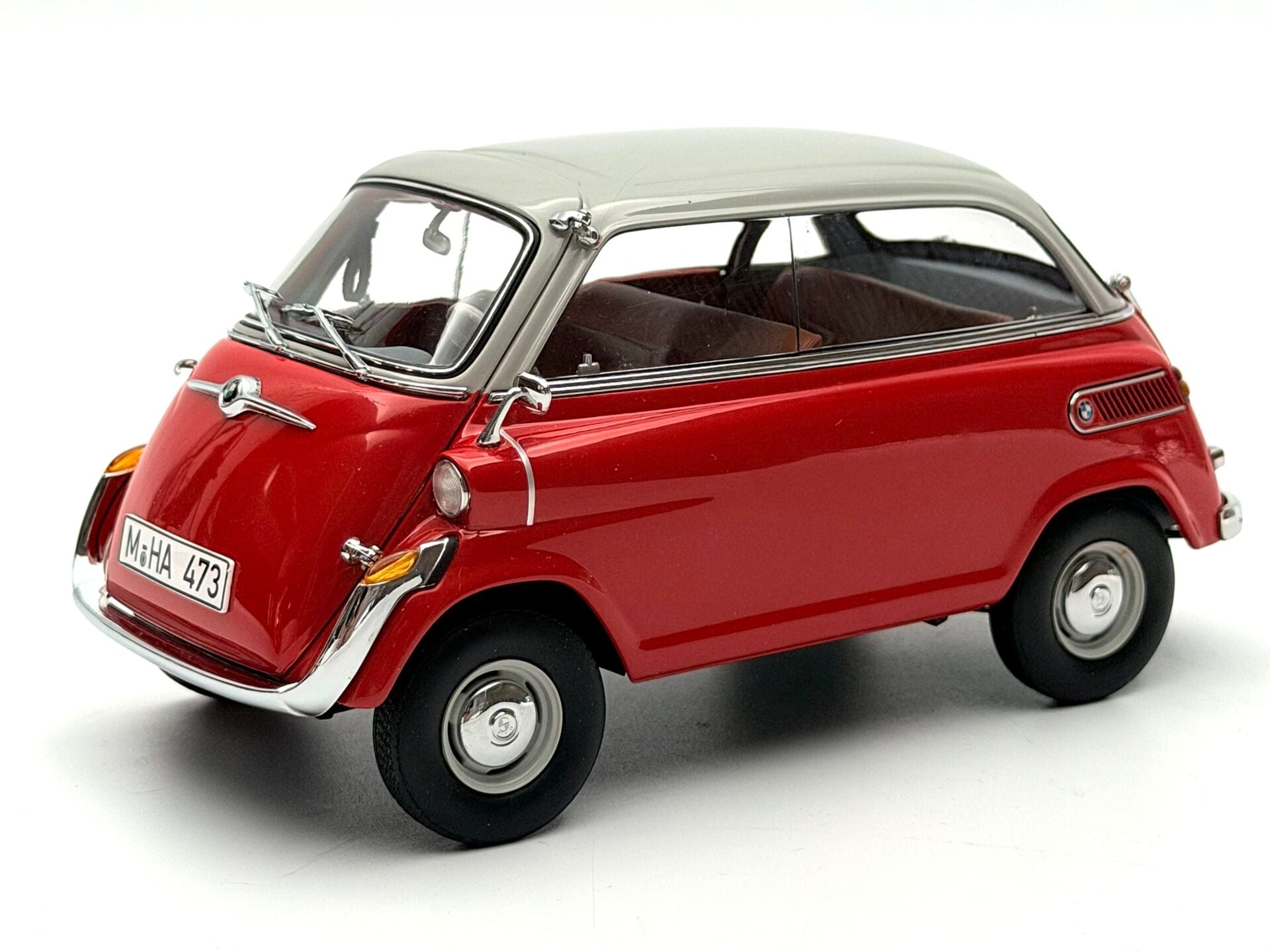 1:18 BMW 600 Microcar 1957 Japan Red / Grey 70641 - Autoart