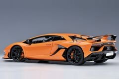 1:18 Lamborghini Aventador SVJ Pearl Orange 79218 - Autoart