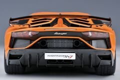 1:18 Lamborghini Aventador SVJ Pearl Orange 79218 - Autoart
