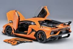 1:18 Lamborghini Aventador SVJ Pearl Orange 79218 - Autoart
