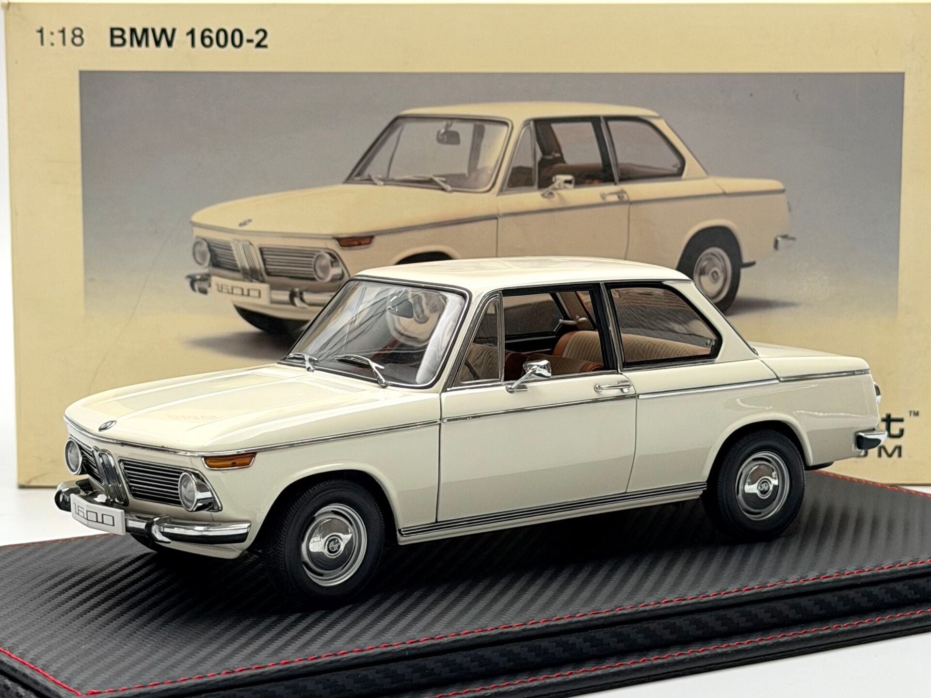 1:18 BMW 1600-2 Chamonix White 1966 - Autoart