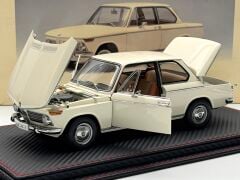 1:18 BMW 1600-2 Chamonix White 1966 - Autoart