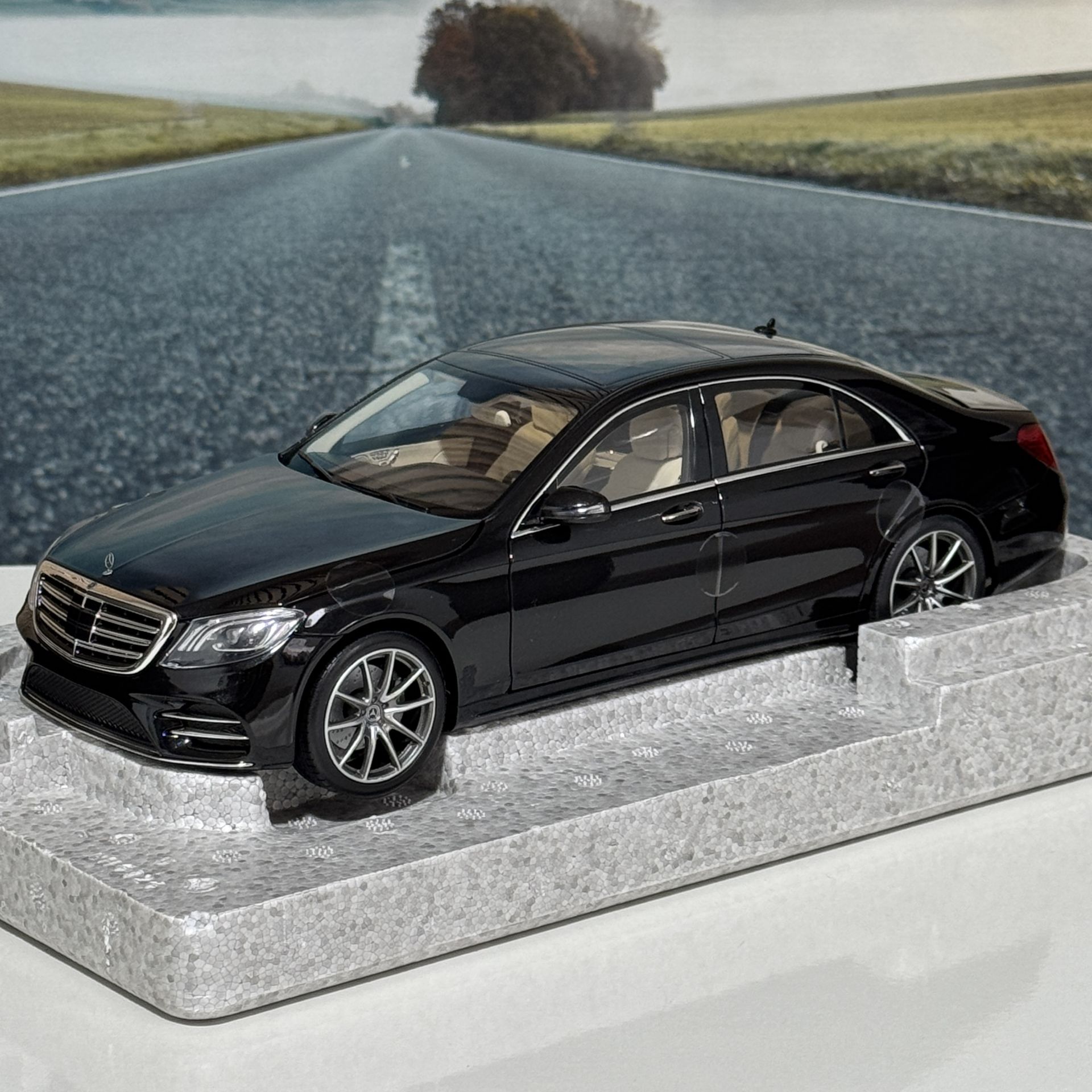 1:18 Mercedes-Benz S Class W222 Facelift MOPF Black-Norev Dealer