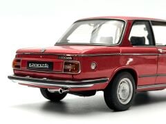 1:18 BMW 2002 L tii 1974 Red Metallic 70504 - Autoart