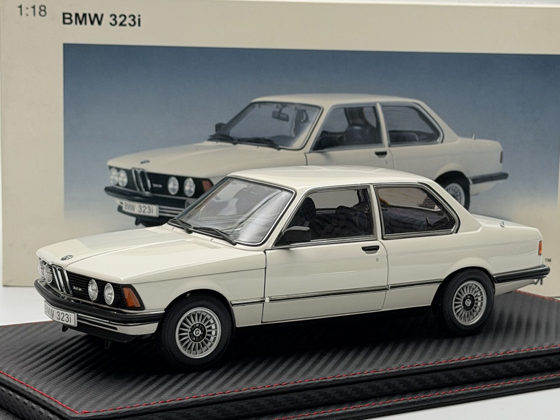 1:18 BMW 323i E21 Alpin White 1977 75111 - Autoart Millennium