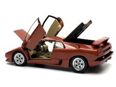 1:18 Lamborghini Diablo VT Coupe Met Red 1993 - Autoart