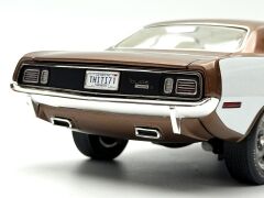 1:18 Plymouth Cuda Barracuda 340 Brown 1971 - ACME