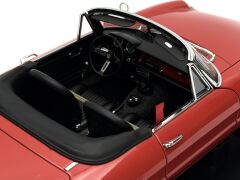 1:18 Alfa Romeo 1600 Duetto Spider Red 1966 - Autoart