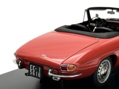 1:18 Alfa Romeo 1600 Duetto Spider Red 1966 - Autoart