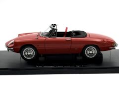 1:18 Alfa Romeo 1600 Duetto Spider Red 1966 - Autoart