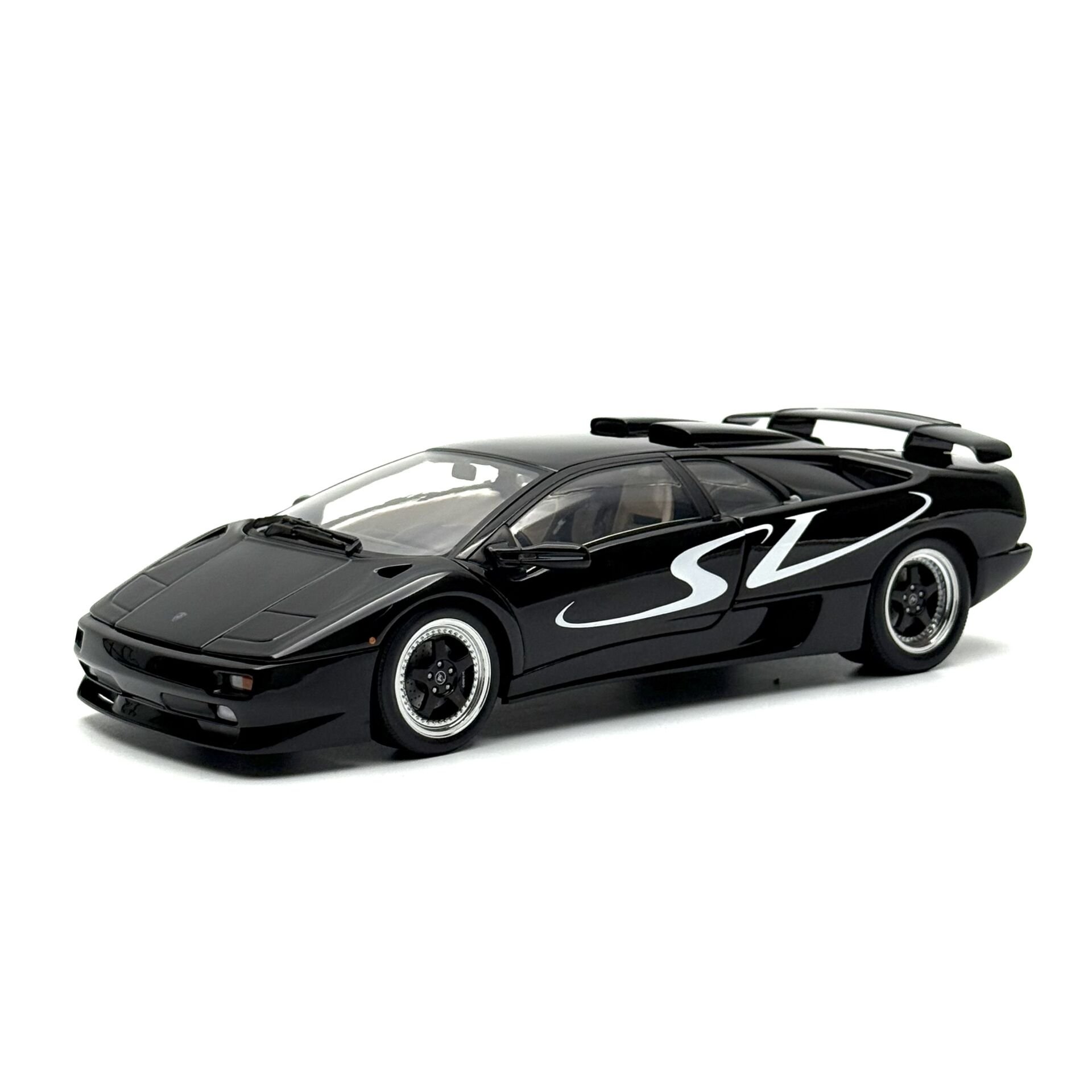 1:18 Lamborghini Diablo SV Coupe 1995 Black - Autoart