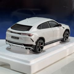 1:18 Lamborghini Urus 2018 Metallic White HATALI - Autoart