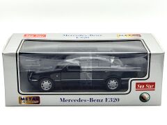 1:18 Mercedes-Benz E Class E320 Elegance W210 Blue - SunStar