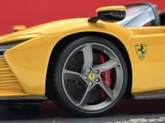 1:18 Ferrari Daytona SP3 Giallo Tristrato Gloss 24 pcs - BBR