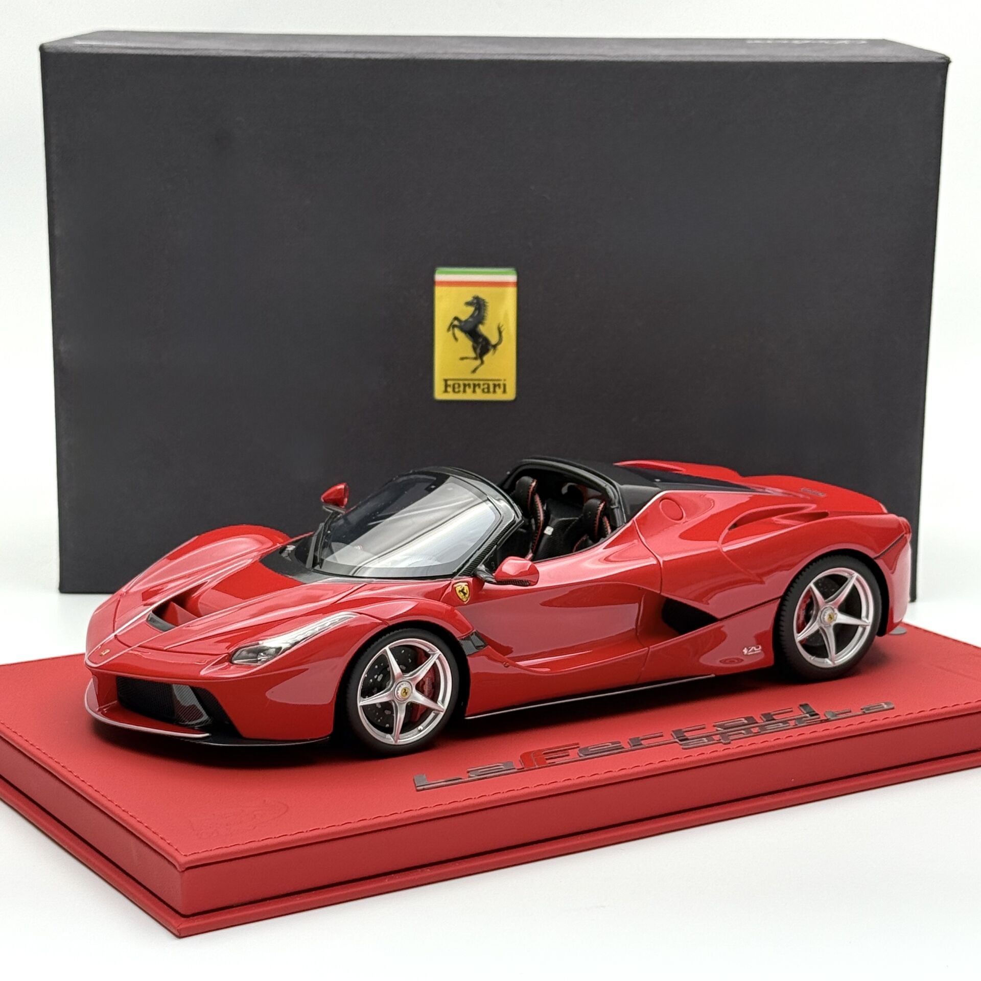1:18 Ferrari LaFerrari Aperta Giallo Trsitrato 2016 - BBR DeLuxe