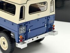 1:18 Land Rover Lightweight Series III Dark Blue 1973 - BOS Model