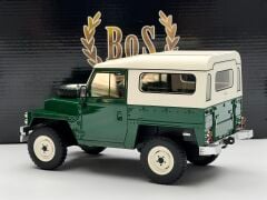1:18 Land Rover Lightweight Series III Dark Green 1973 - BOS Model