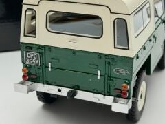 1:18 Land Rover Lightweight Series III Dark Green 1973 - BOS Model