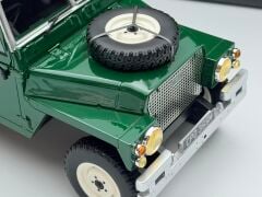 1:18 Land Rover Lightweight Series III Dark Green 1973 - BOS Model
