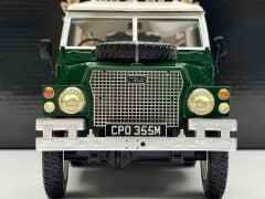 1:18 Land Rover Lightweight Series III Dark Green 1973 - BOS Model