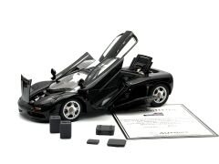 1:18 McLaren F1 Short Tail Road Car Jet Black 76002 - Autoart