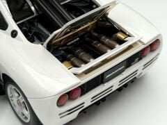 1:18 McLaren F1 Short Tail Road Car White 76004 - Autoart