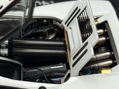 1:18 McLaren F1 Short Tail Road Car White 76004 - Autoart