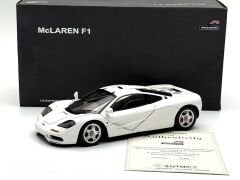 1:18 McLaren F1 Short Tail Road Car White 76004 - Autoart