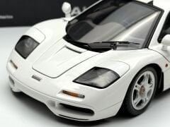 1:18 McLaren F1 Short Tail Road Car White 76004 - Autoart