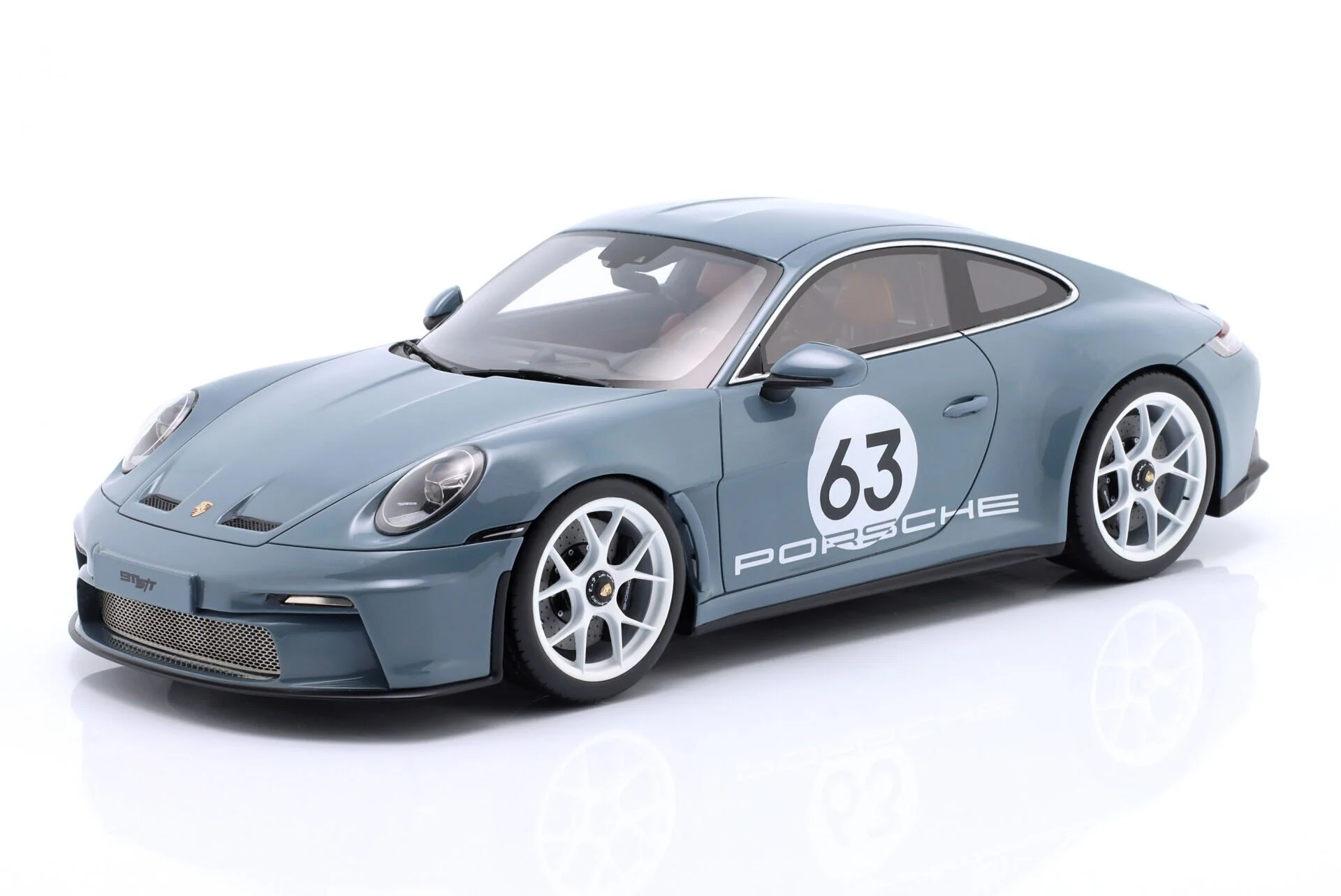 1:18 Porsche 911 992 S/T Shore Blue GT564 - GT Spirit