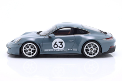 1:18 Porsche 911 992 S/T Shore Blue GT564 - GT Spirit