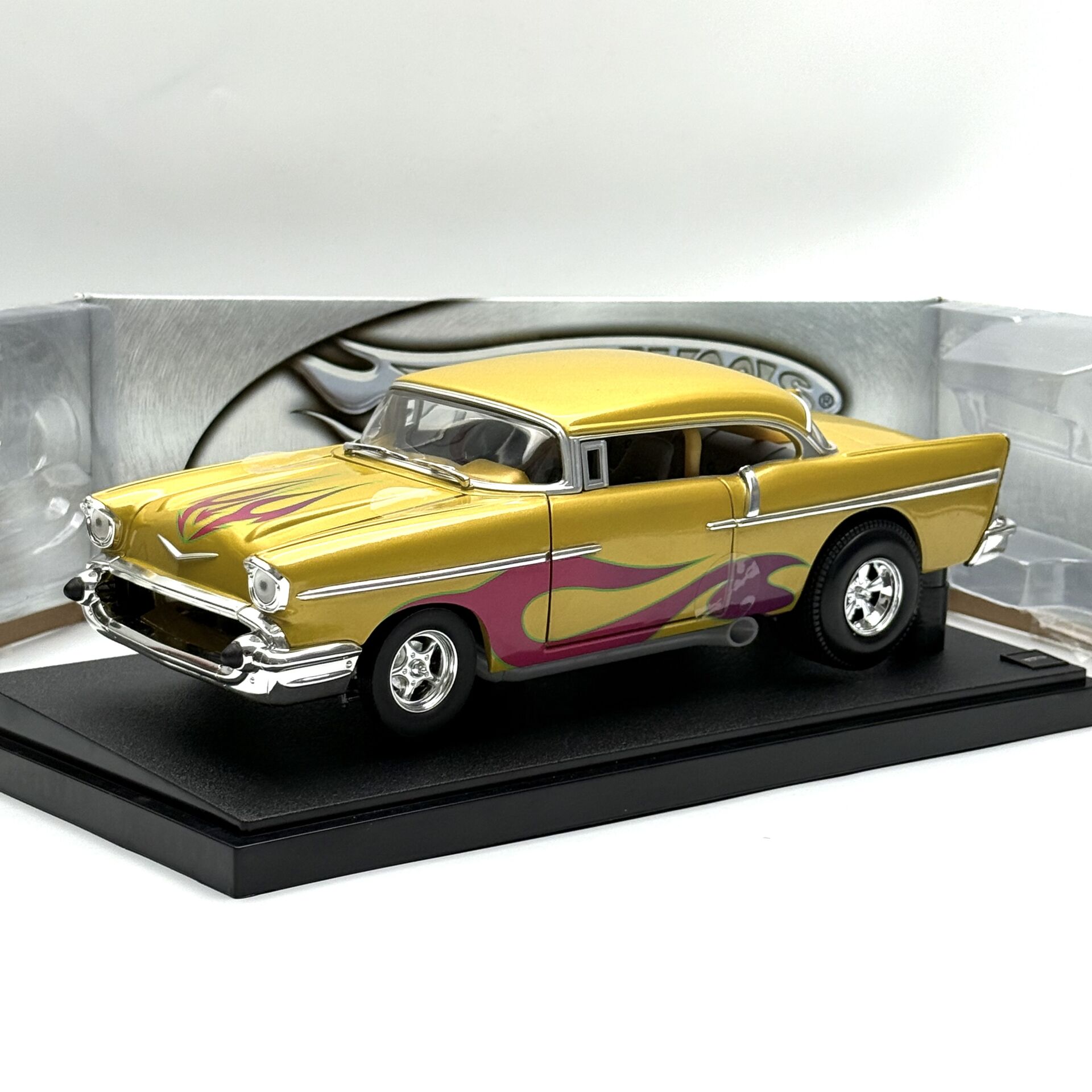 1:18 Chevrolet Bel Air Drag Car 1957 - Hot Wheels