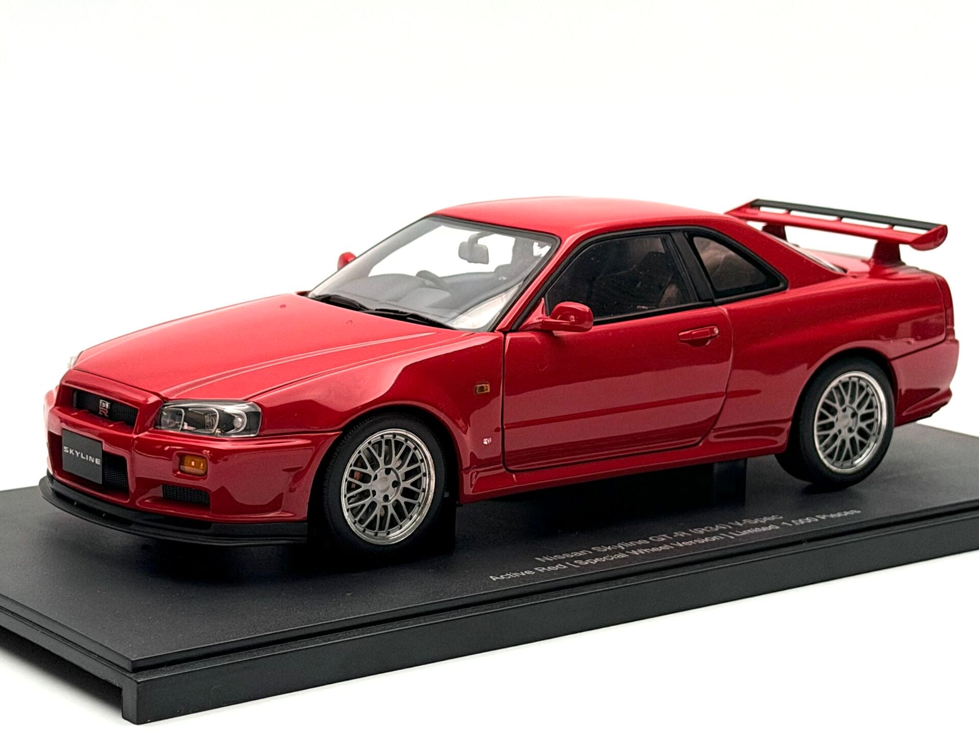 1:18 Nissan Skyline GT-R R34 Active Red Diecast 1000 - Autoart