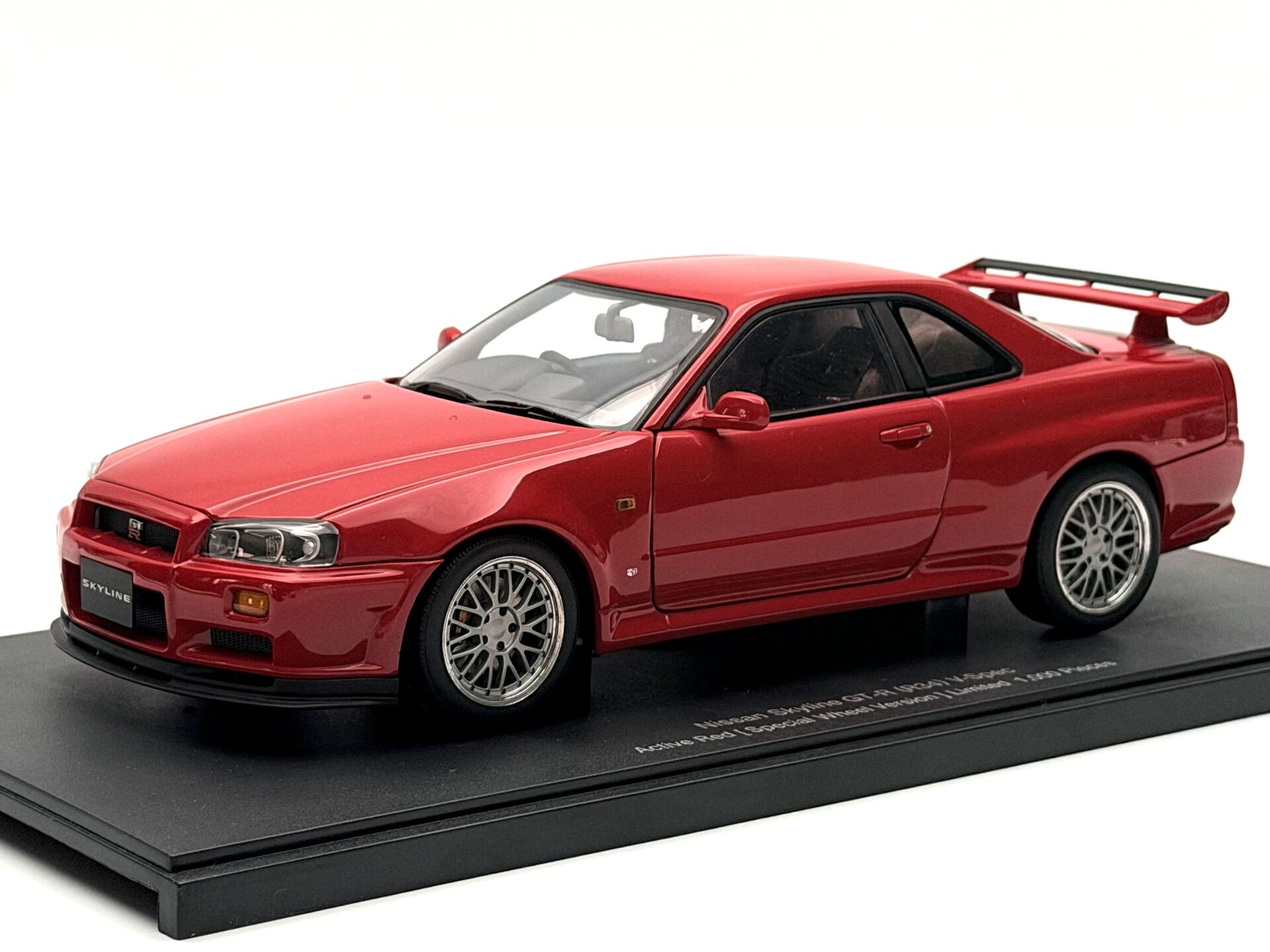 1:18 Nissan Skyline GT-R R34 Active Red Diecast 1000 - Autoart