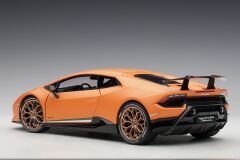 1:18 Lamborghini Huracan LP640-4 Performante 2017 - Autoart