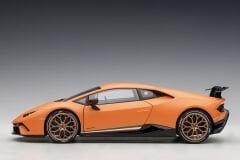 1:18 Lamborghini Huracan LP640-4 Performante 2017 - Autoart