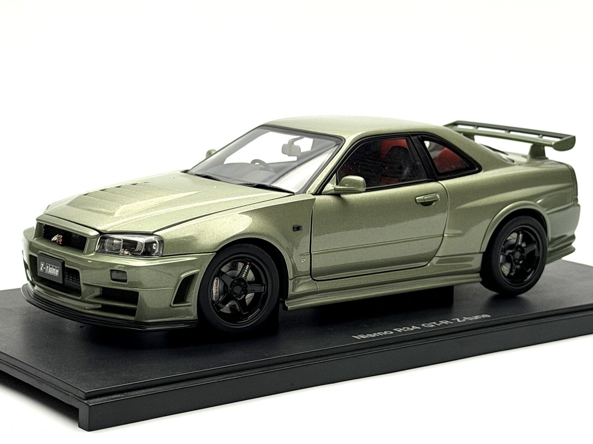 1:18 Nissan Skyline GT-R R34 Z Tune Mil. Jade - Autoart