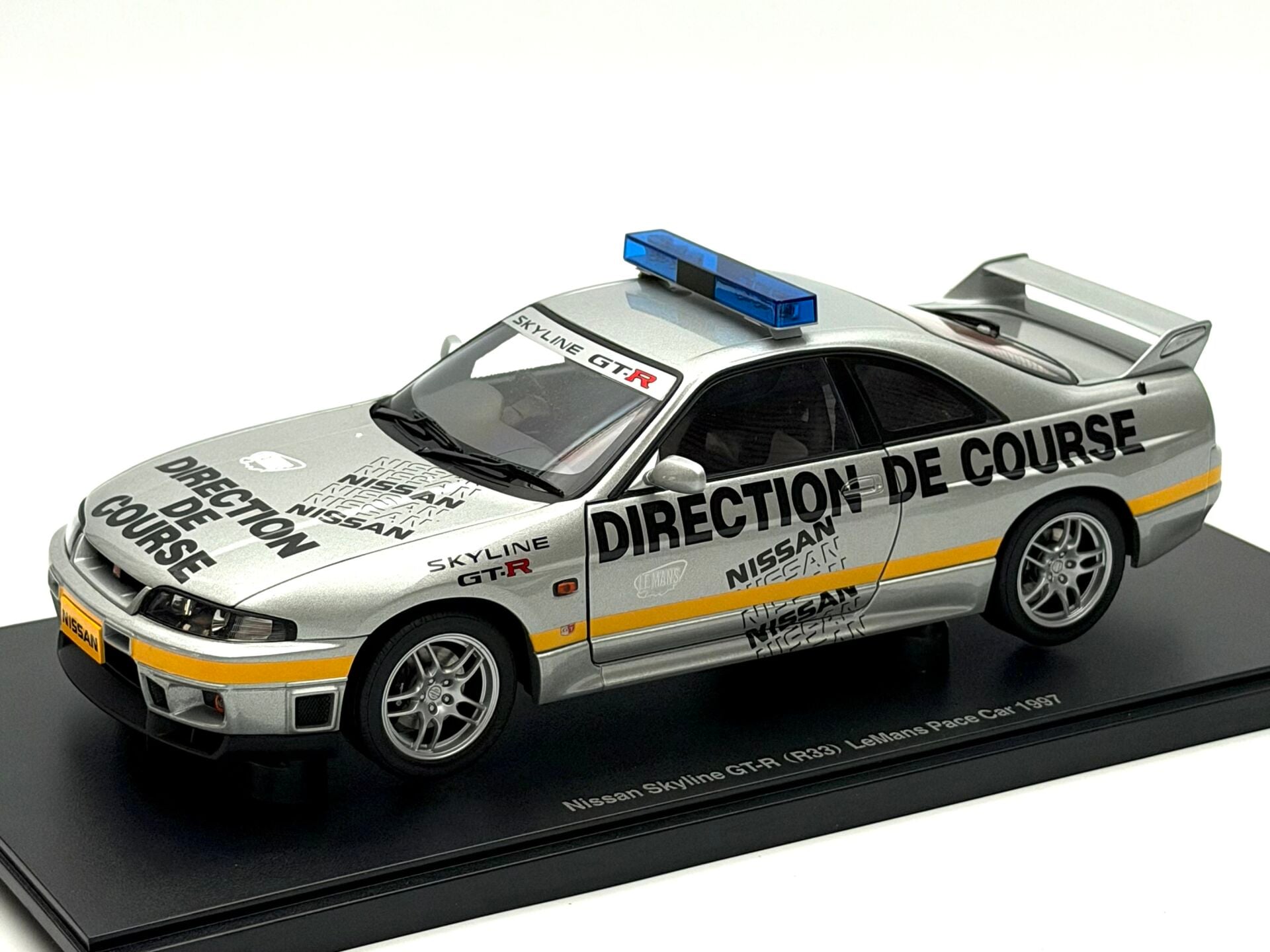 1:18 Nissan Skyline GT-R R33 Pace Car 1997 - Autoart
