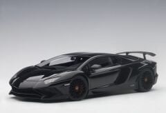1:18 Lamborghini Aventador SV LP750-4 Gloss Black 74556 - Autoart