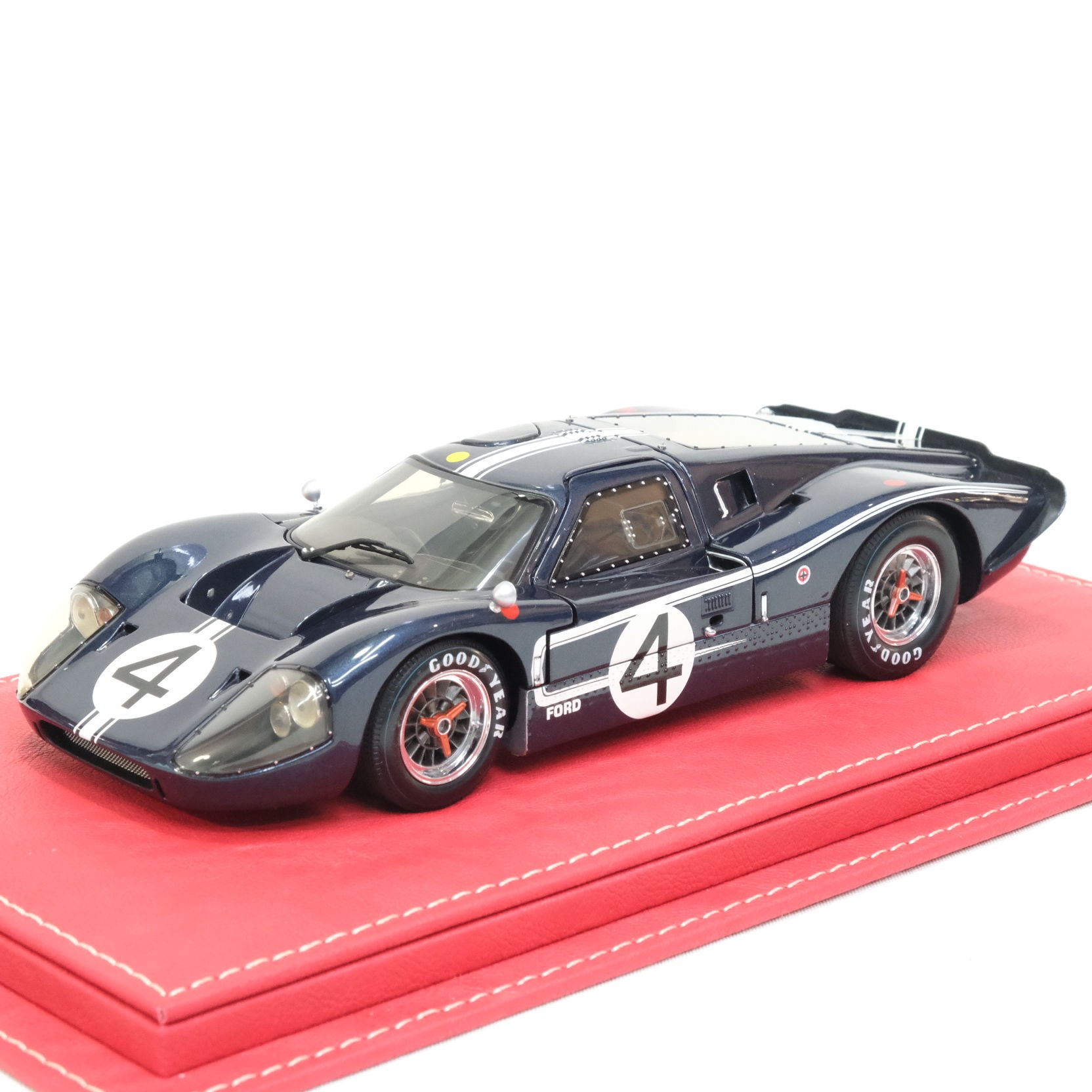 1:18 Ford GT40 Mk IV 1967 Le Mans Ruby / Hulme - Exoto