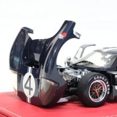 1:18 Ford GT40 Mk IV 1967 Le Mans Ruby / Hulme - Exoto
